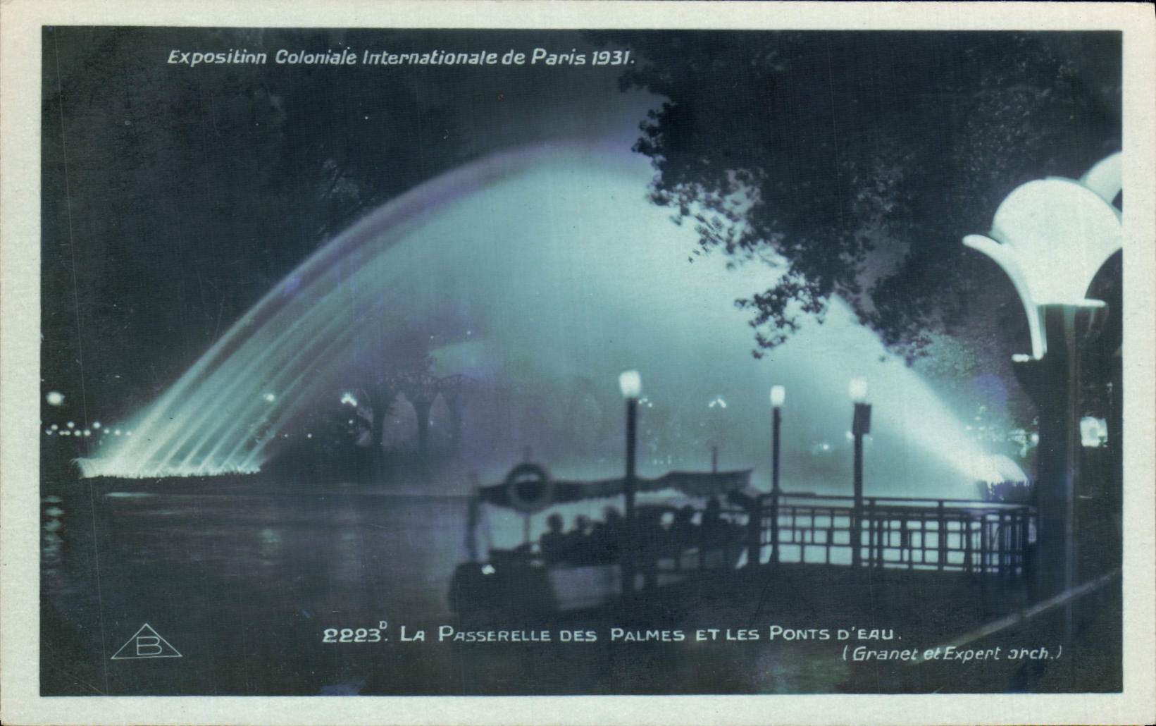 CPA Exposiition Coloniale Internationale de Paris 1931 La passerelle des palmes et les points d'eau