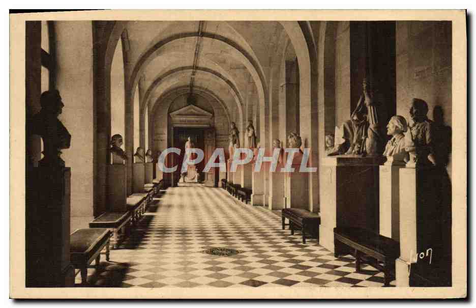 CPA Galerie Des Bustes Cote Droit De LA Salle Des Seances Paris Assemblee Nationale