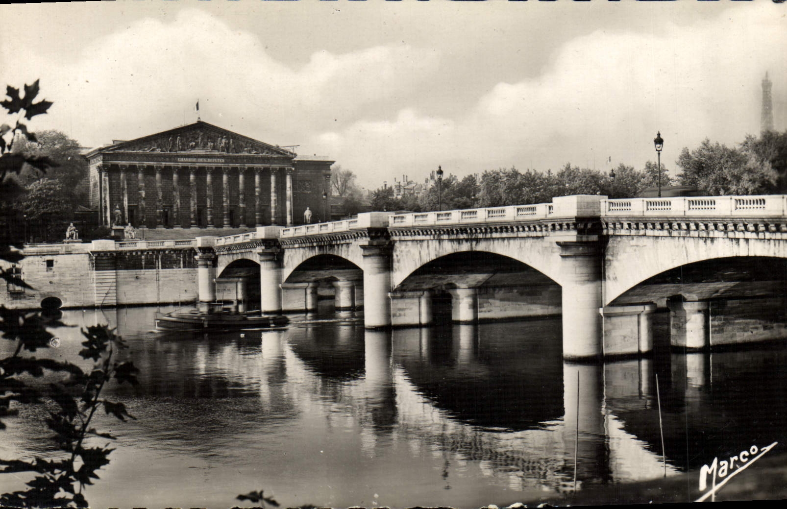 CPM Notre Paris Le Pont De La Concorde Et La Chambre Des Deputes