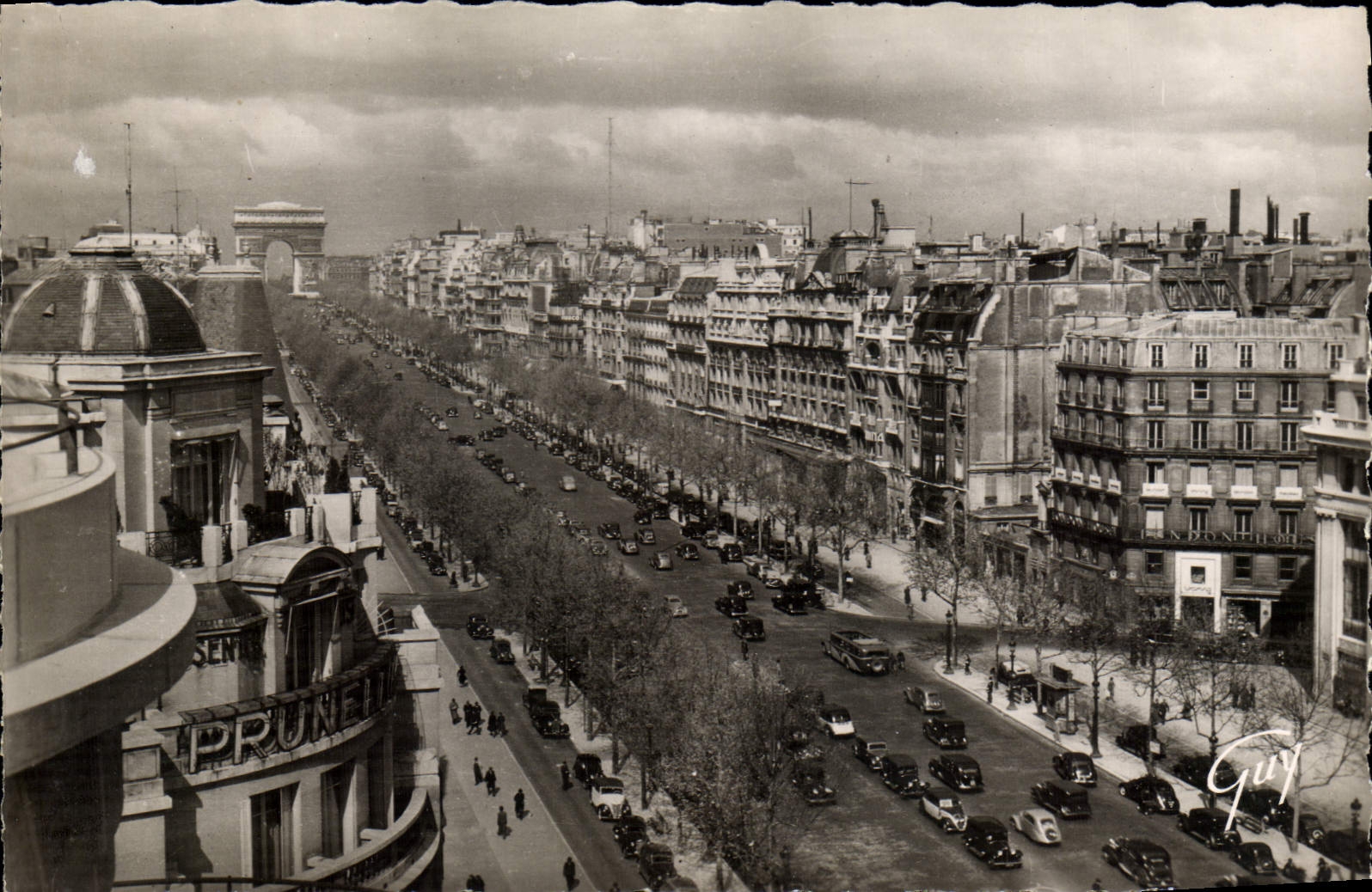 CPM Paris Et Ses Merveilles Avenue Des Champs Elysees