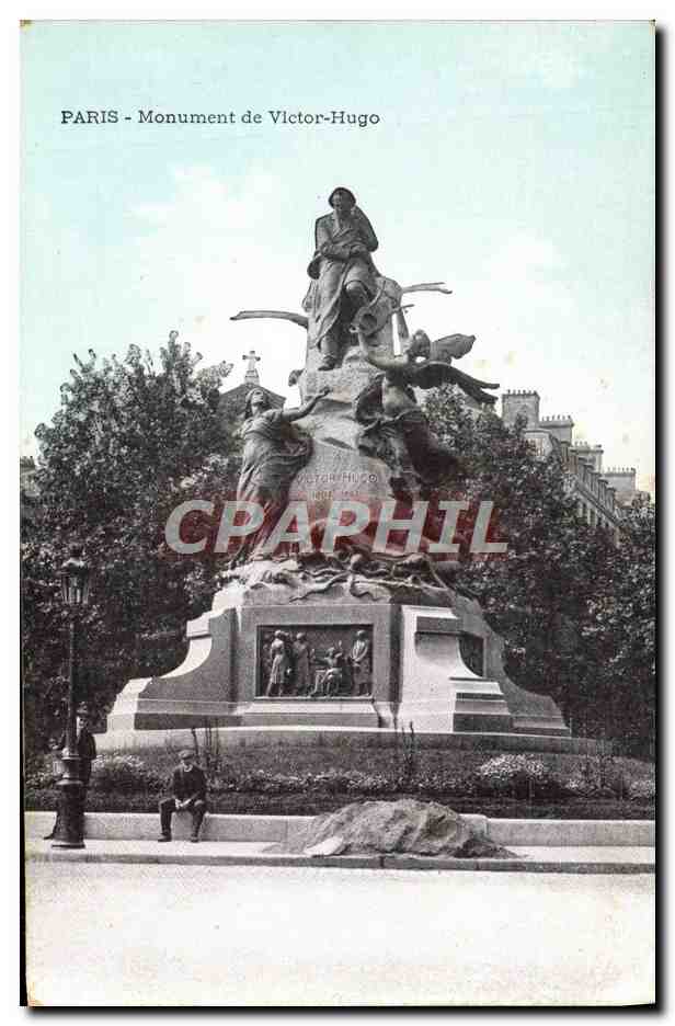 CPA Paris Monument De Victor Hugo
