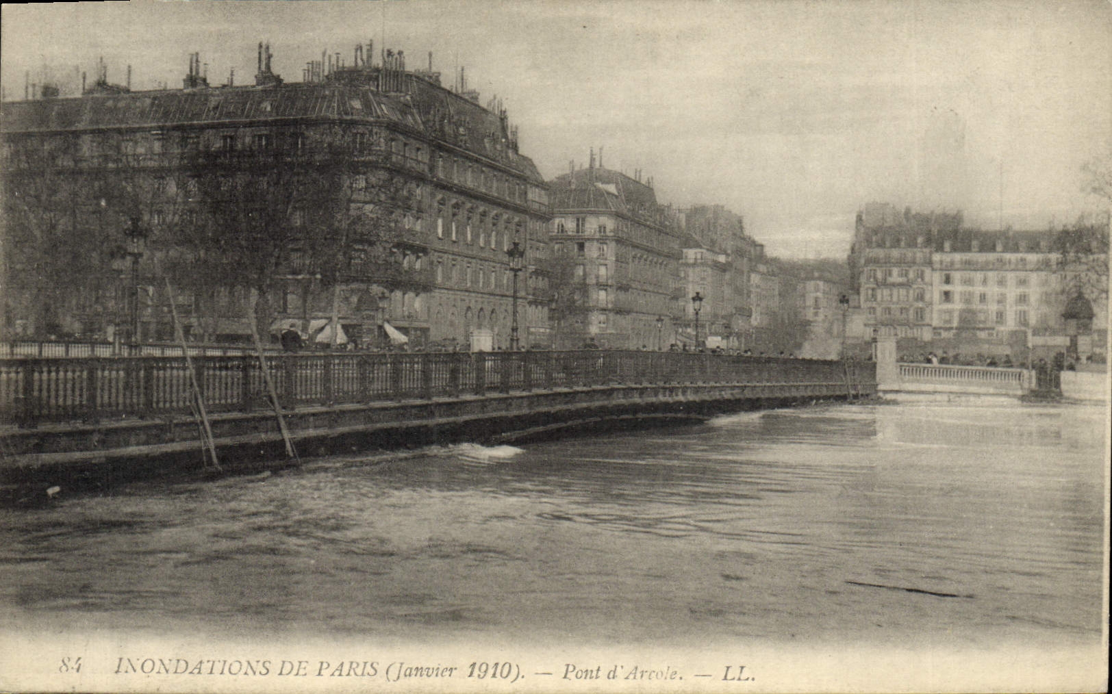 CPA Inondations De Paris Pont d'Arcole 