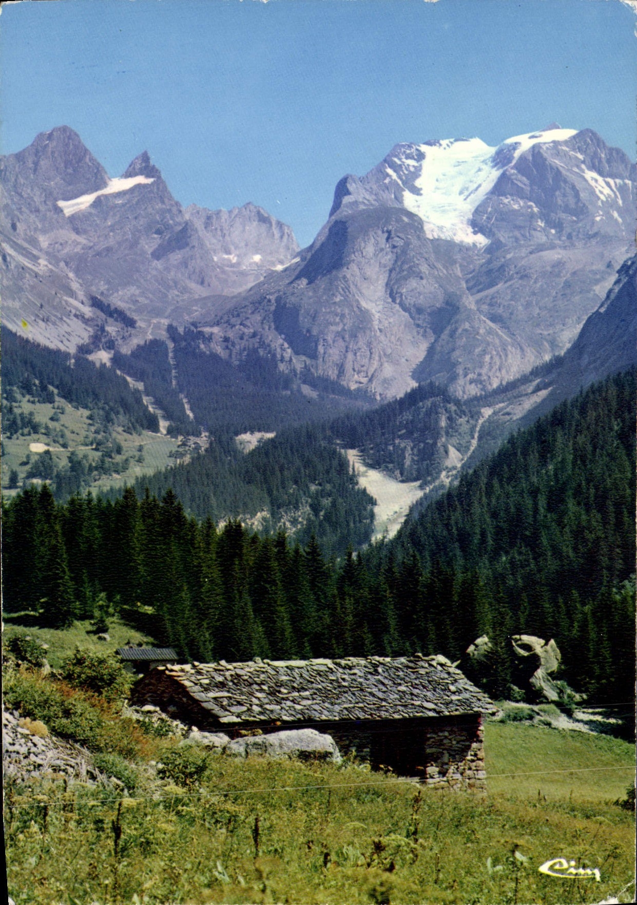 Montagne — Chalet d'alpage face aux sommets majestueux — Combière Imprimeur Mason