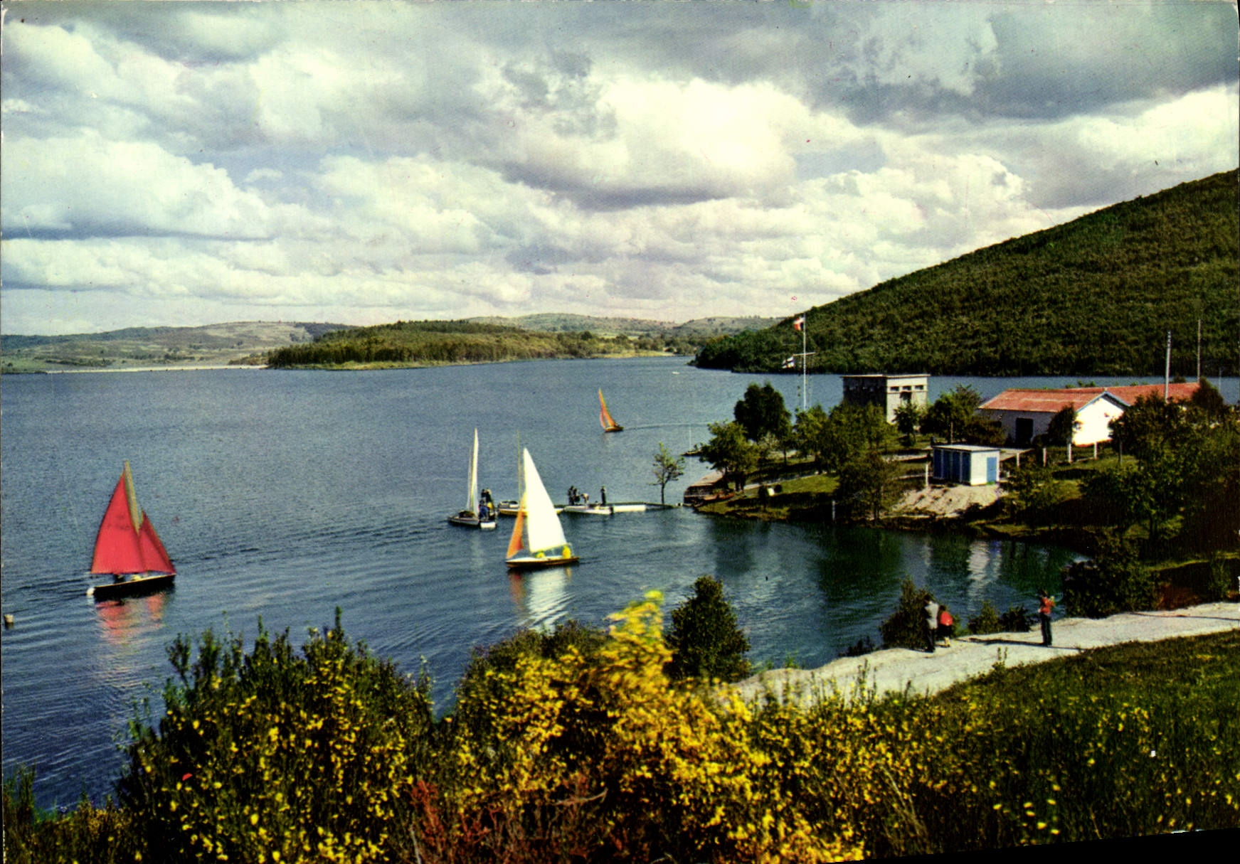 Le Lac de Vassivières — Limousin touristique — Éditions Modernes « Théo Jac », Limoges, n°87/106