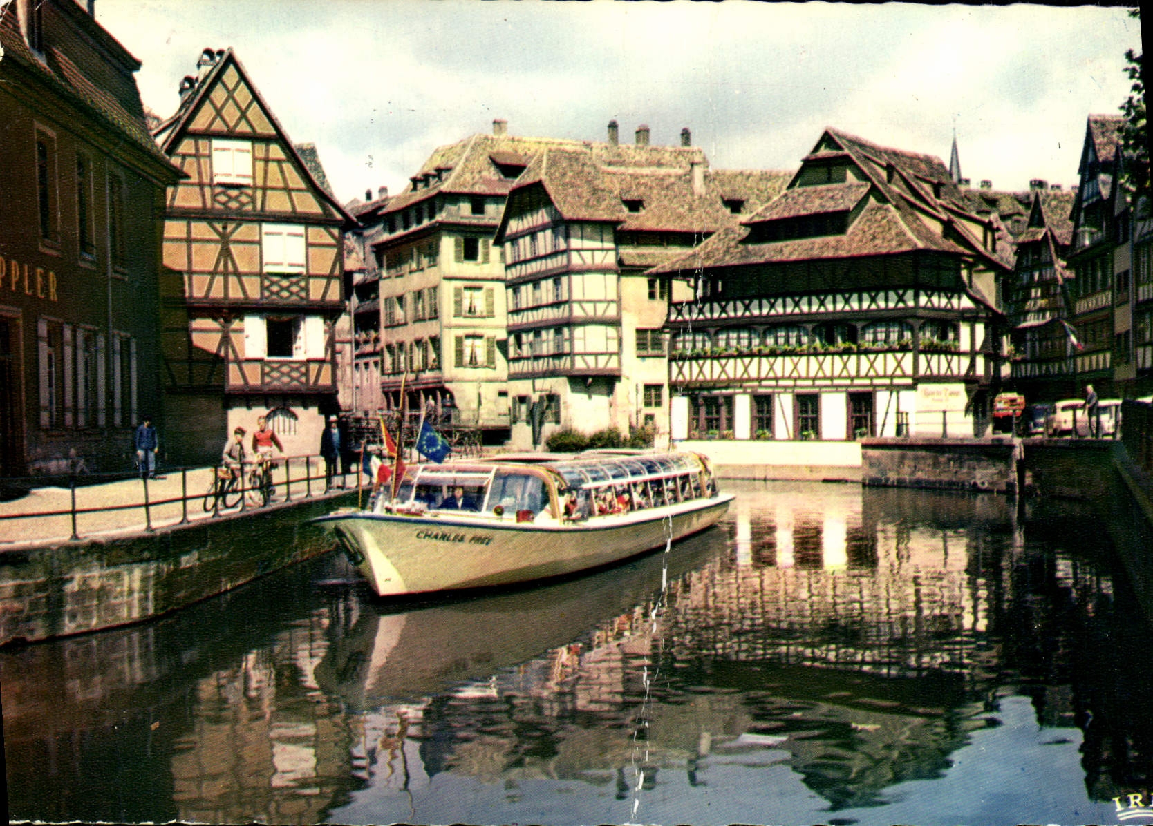 CPM Strasbourg La Petite France Promenade En Vedette Die Bootfahrt Durch Das Pflanzbad