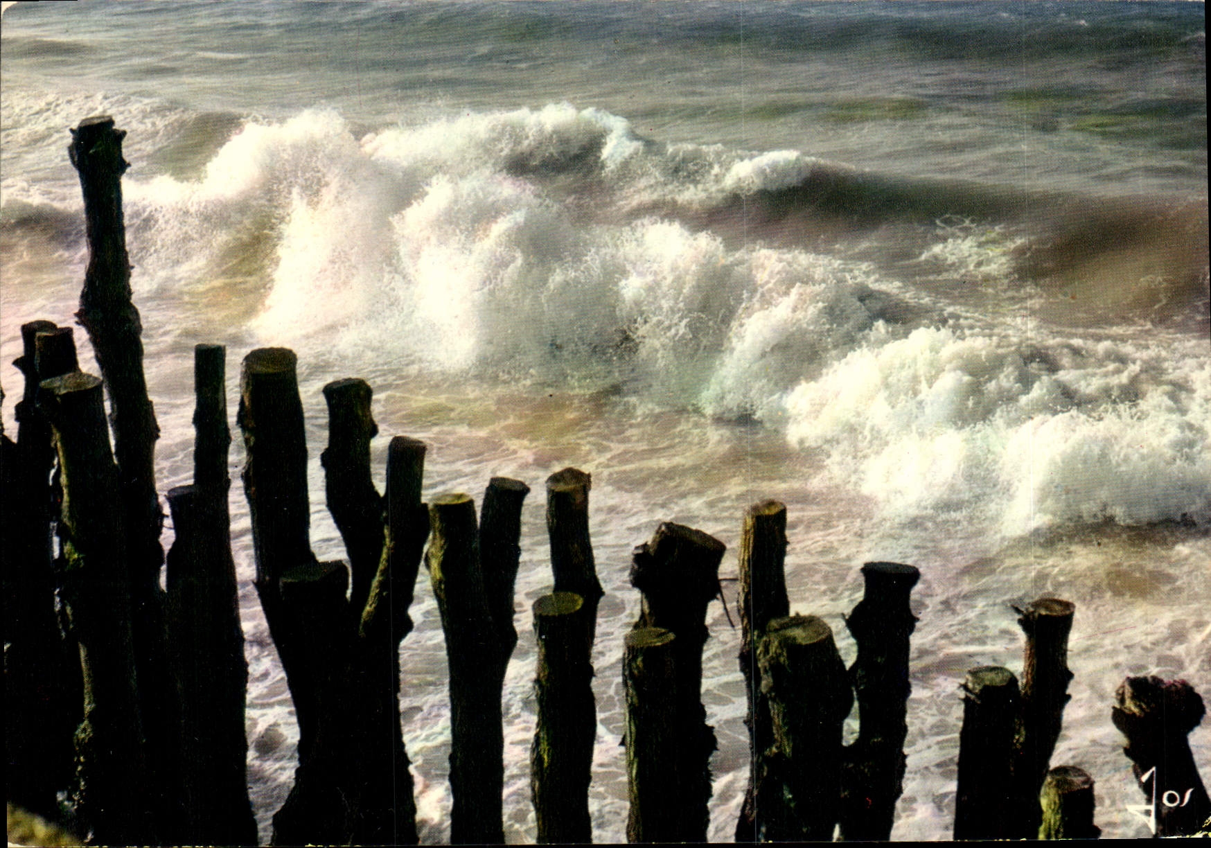 Mer agitée sur la côte de Saint-Malo — La Bretagne en couleurs — éditions d'Art 10S — n° 7510