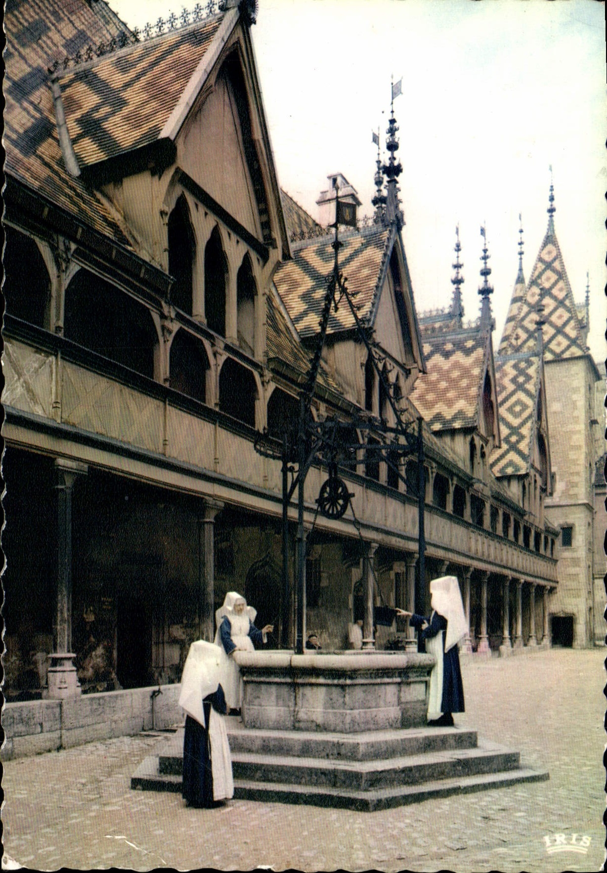 Beaune (Côte d'Or) — Hôtel-Dieu (1443) — Les Sœurs Hospitalières — Éditions Mexichrome, Lyon