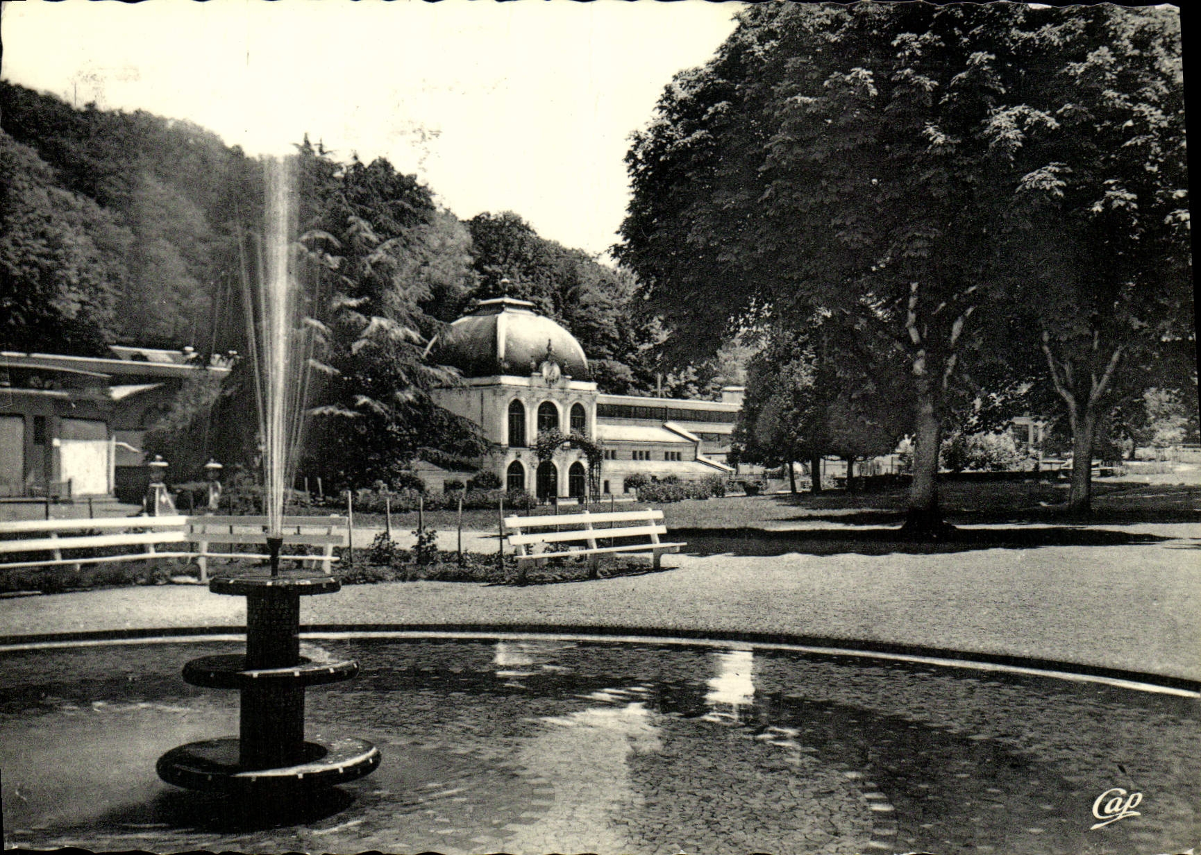 St-Honoré-les-Bains — Das Thermalbad und der Bassin — Cap