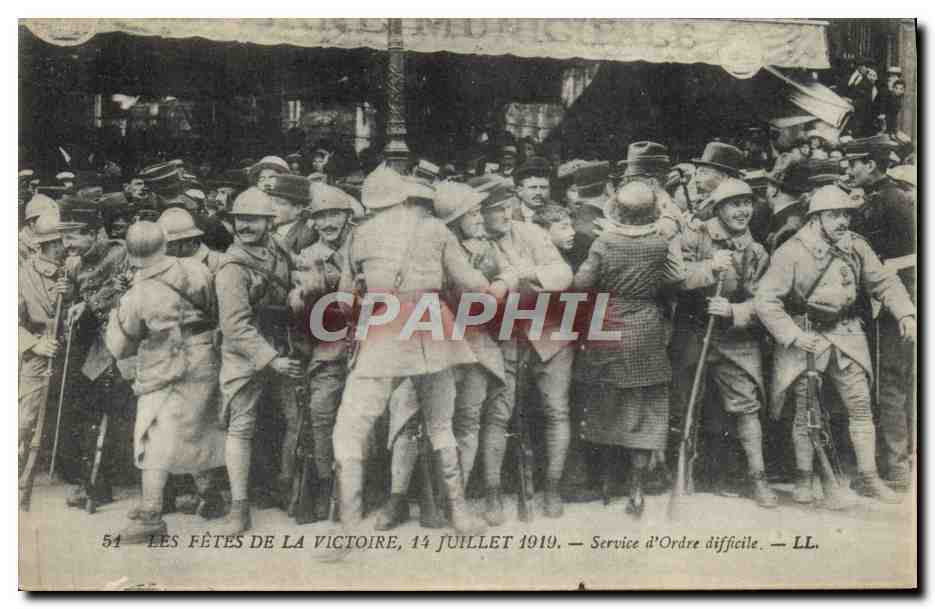 CPA Les Fetes de la Victoire 14 Juillet 1919 Service d'ordre difficile Militaria 