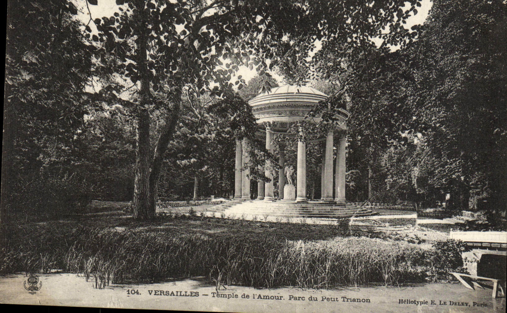 CPA Versailles Temple de l'Amour Parc du petit Trianon