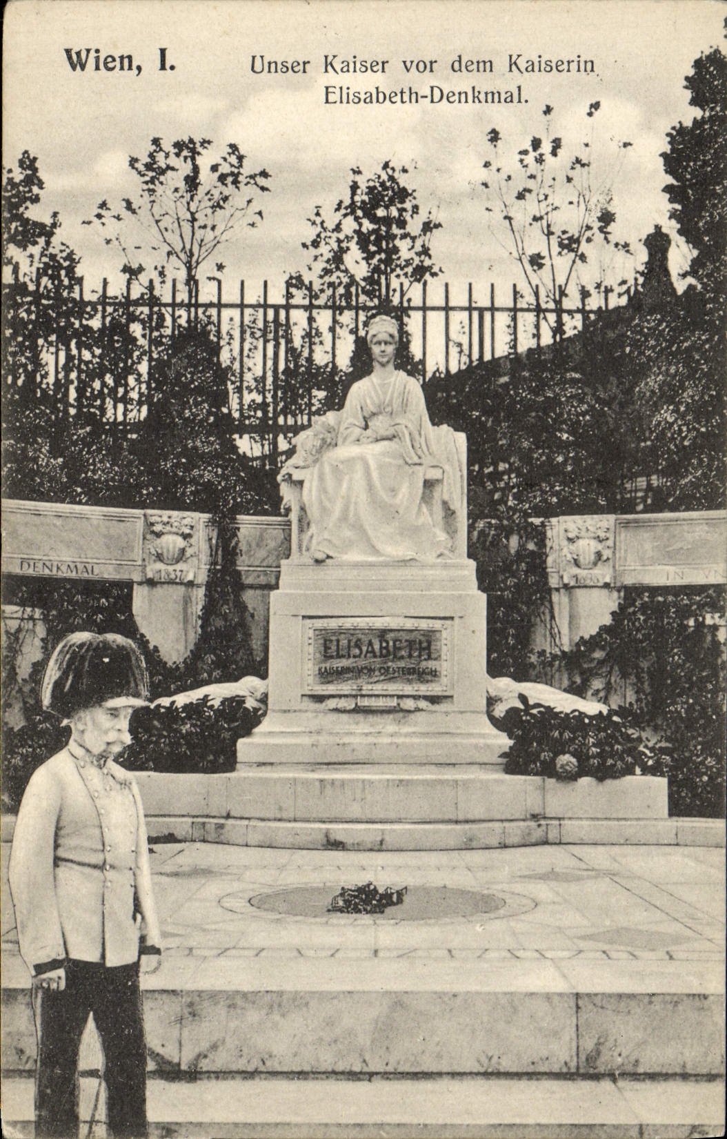 CPA Wien Unser Kaiser vor dem Kaiserin Elisabeth Denkmal