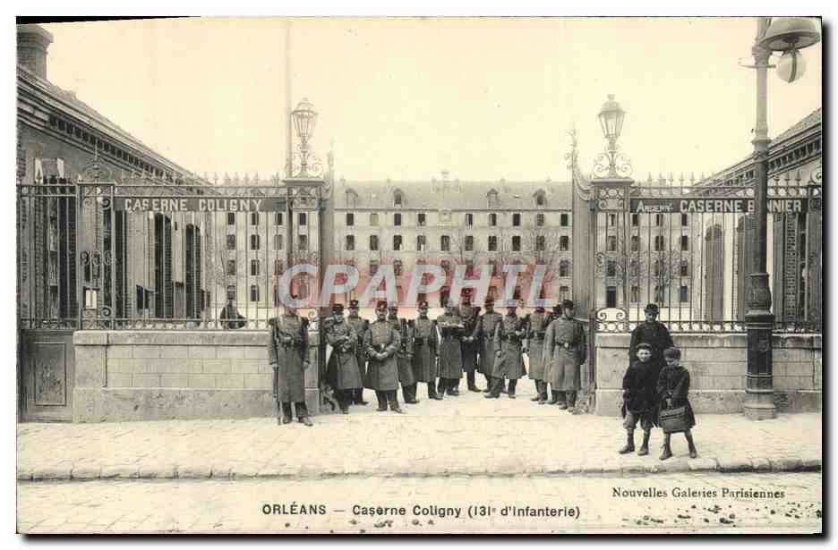 CPA Orleans Caserne Coligny 131eme d'infanterie Militaria Enfants