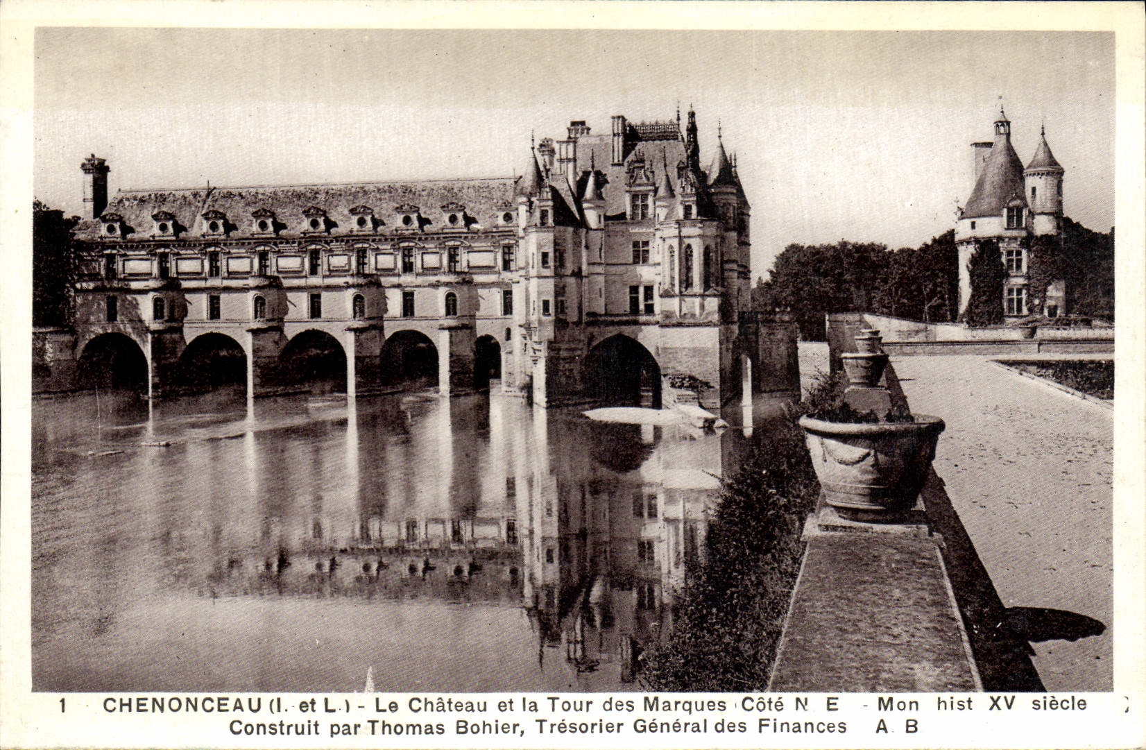 CPA Chenonceau Le chateau et la Tour des Marques