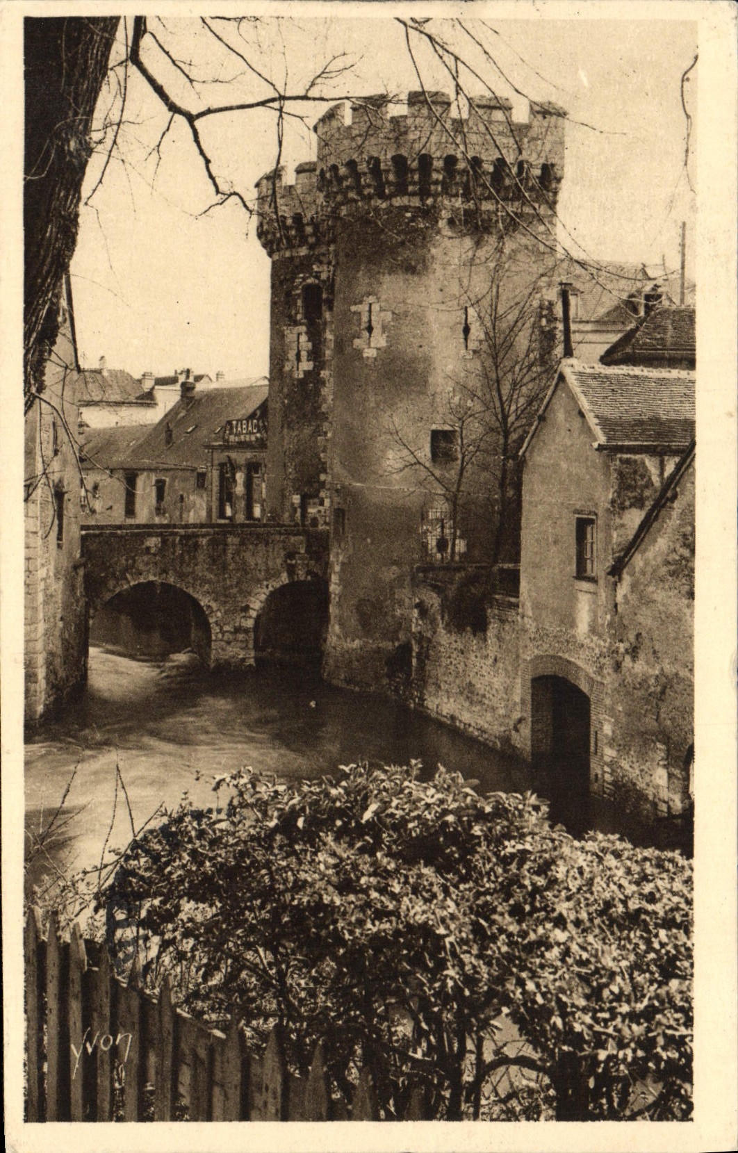 Porte Guillaume — Chartrès — Éditeur anonyme, n° de série non visible