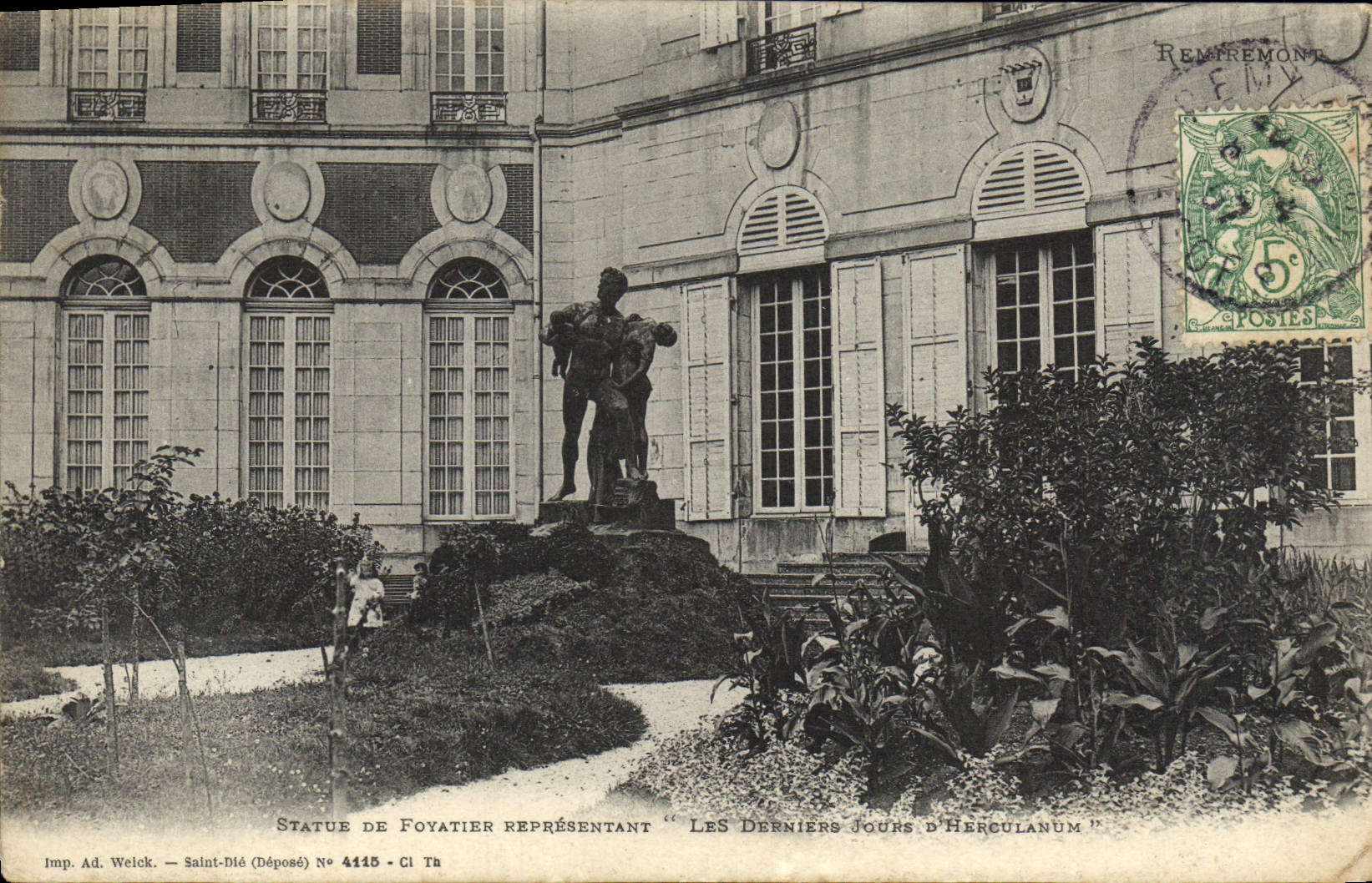 CPA Paris Statue de Foyatier representant Les derniers jours d'Herculanum