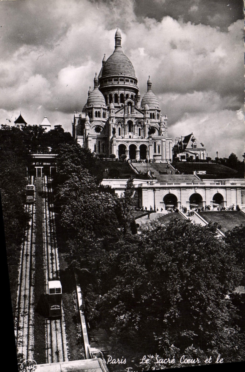 CPM Paris Le Sacre Coeur et le funiculaire de Montmartre
