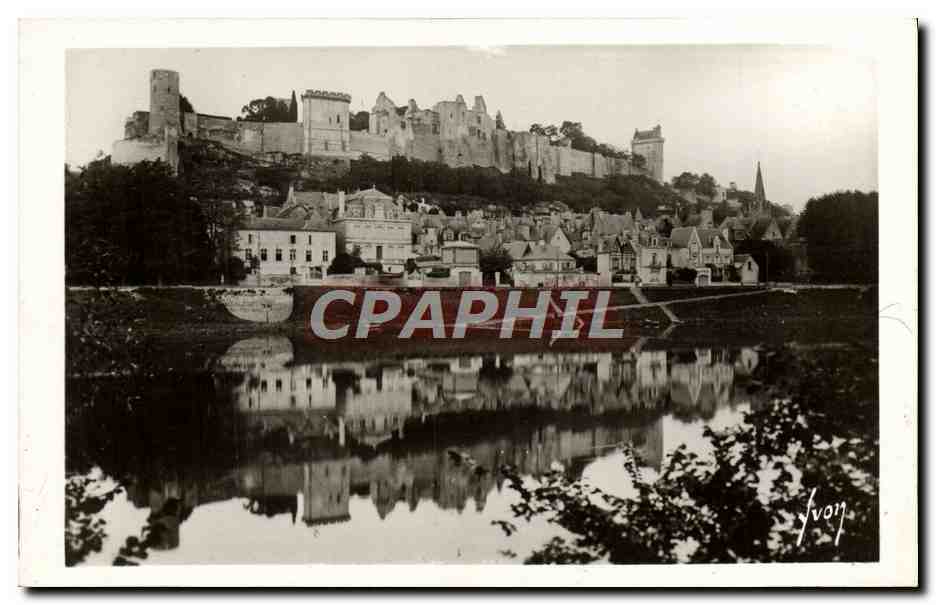 CPA Chinon Le chateau vu des bords de la Vienne