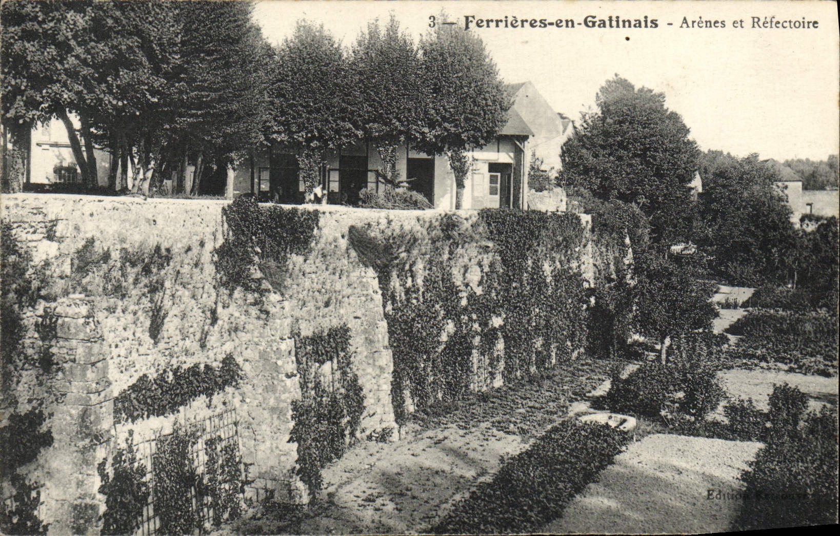 CPA Ferrieres En Gatinais Arenes et Refectoire