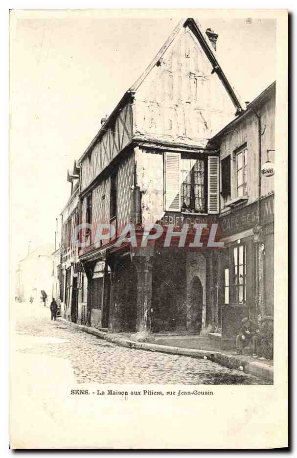 CPA Sens La Maison aux Piliers Rue Jean Cousin Boucherie de Cheval