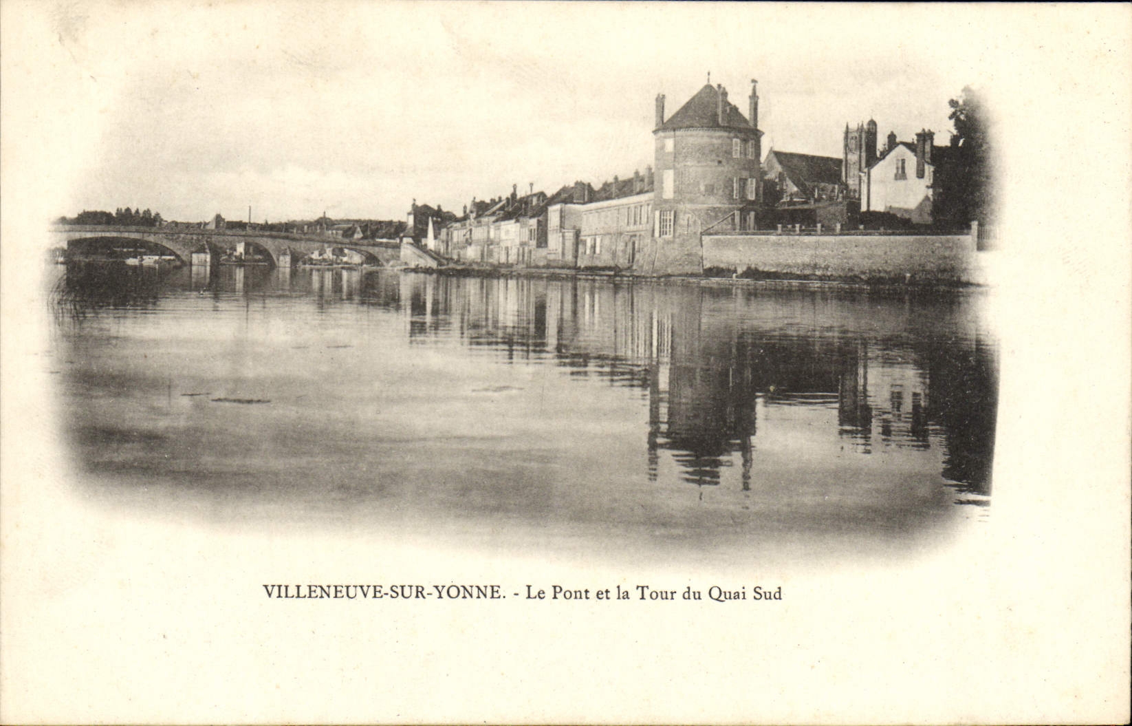 Villeneuve-sur-Yonne - Il Ponte e la Torre del Quai Sud