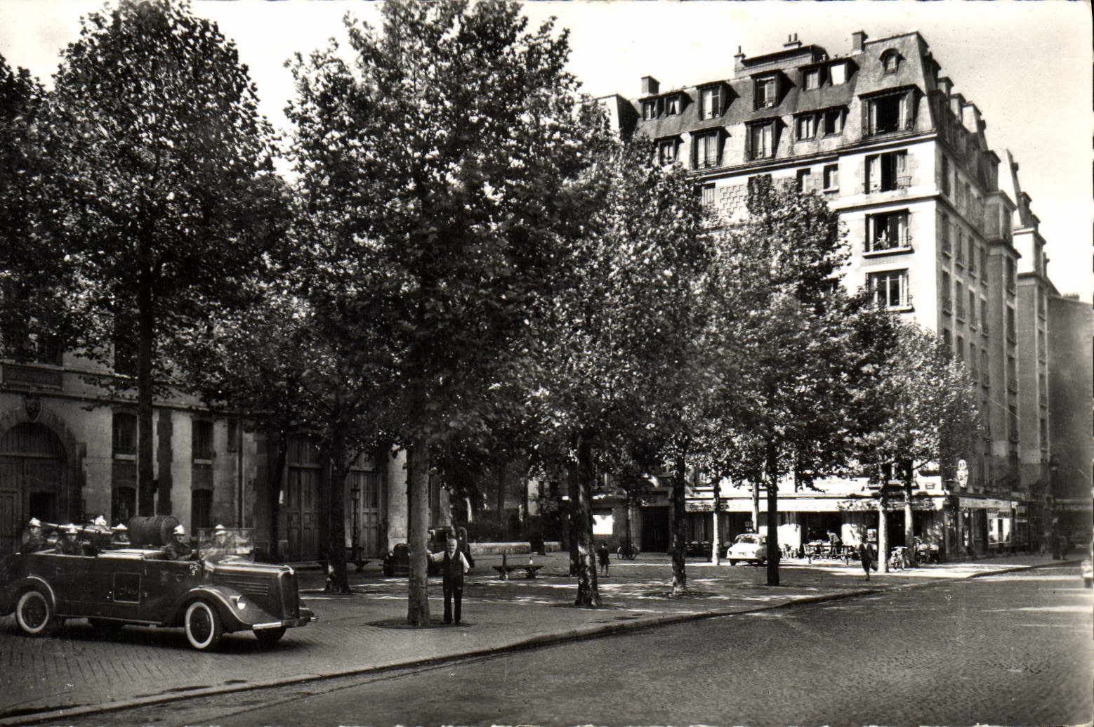 CPM Paris Rue des Entrepreneurs Caserne des Pompiers Sapeurs 