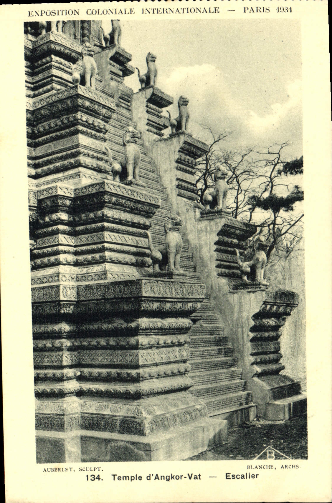 Temple d'Angkor-Vat — Escalier — Blanche, Archs.