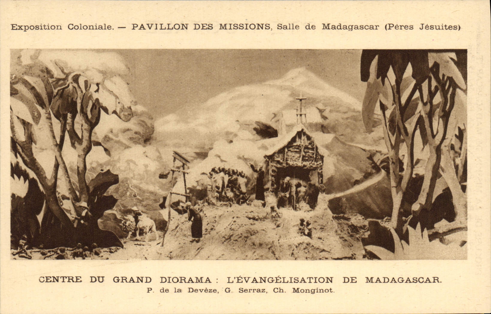 CPA Paris Exposition Coloniale Pavillon Des Missions Salle de Madagascar Centre du diorama Evangelisation 