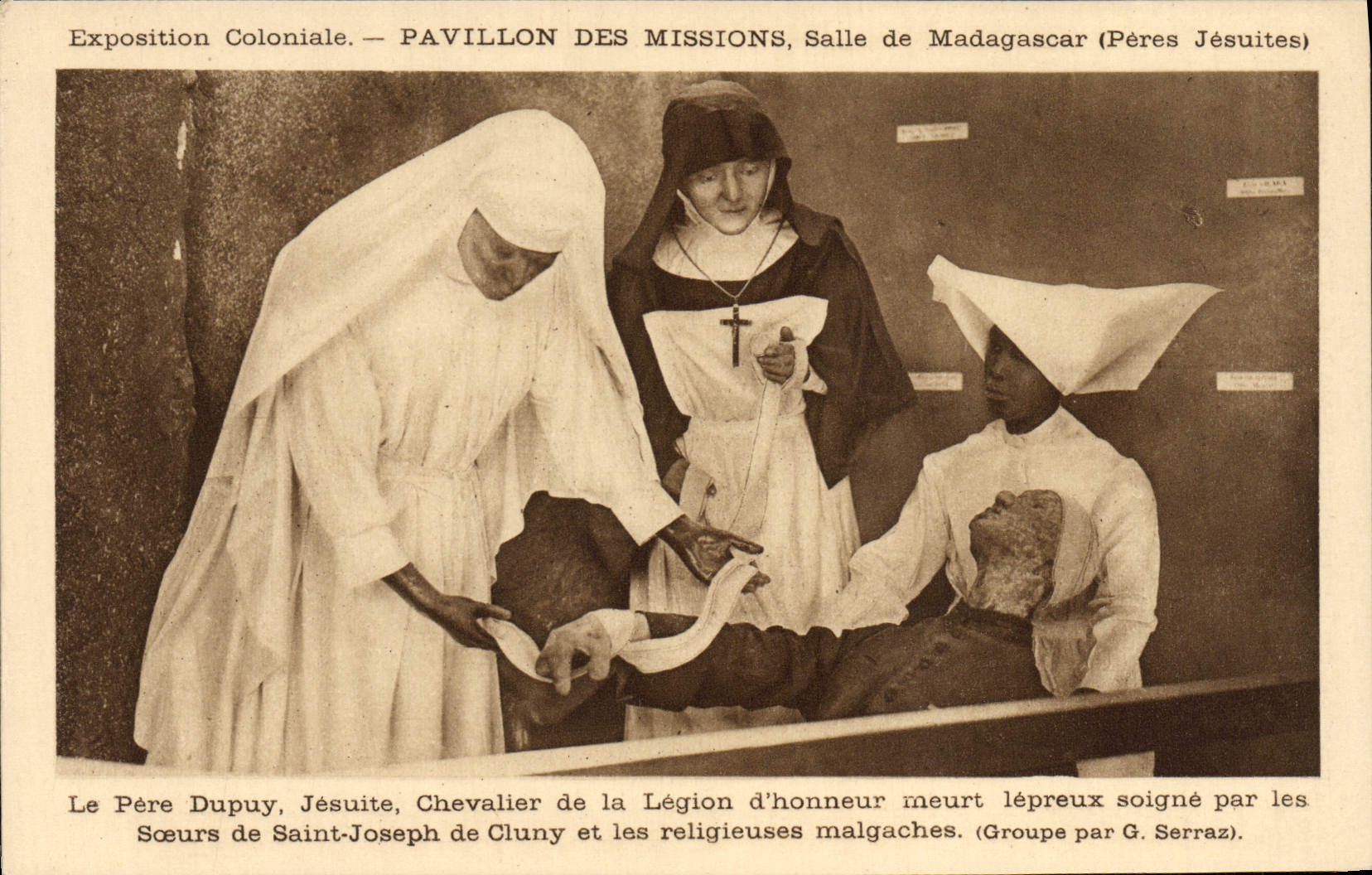 Exposition Coloniale — Pavillon des Missions, Salle de Madagascar (Pères Jésuites) — Groupe par G. Serraz
