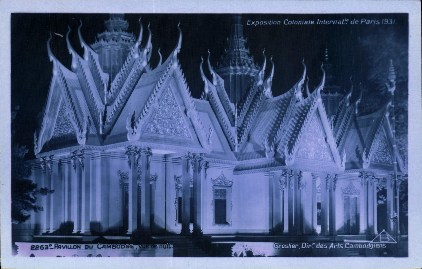 Pavillon du Cambodge — vue de nuit — Exposition Coloniale Internationale de Paris 1931 — Groslier, Dir. des Arts Cambodgiens