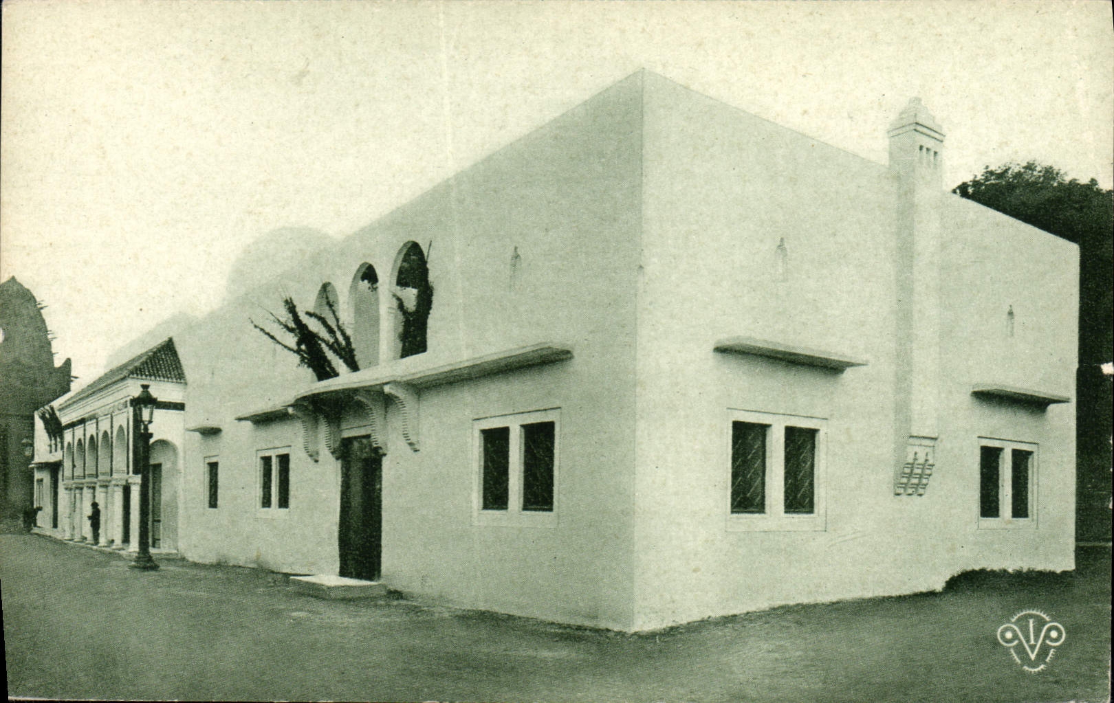 Le Pavillon de l'Afrique du Nord — Exposition Internationale des Arts Décoratifs, Paris 1925 — Édition Fournénez, Valensi, Montaland, et de Lunel, arch.