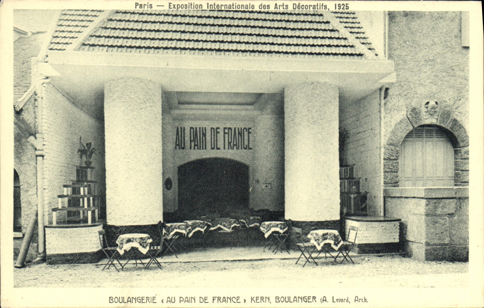 CPA Paris Exposition Internationale Des Arts Decoratifs 1925 La foule devant le pavillon Pomone
