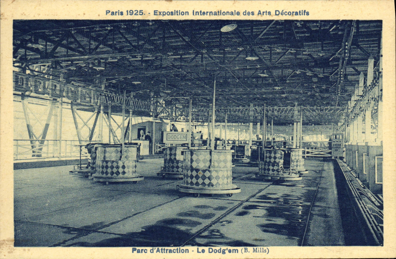 Paris 1925 - Exposition Internationale des Arts Décoratifs - Parc d'Attraction - Le Dodgem (B. Mills)
