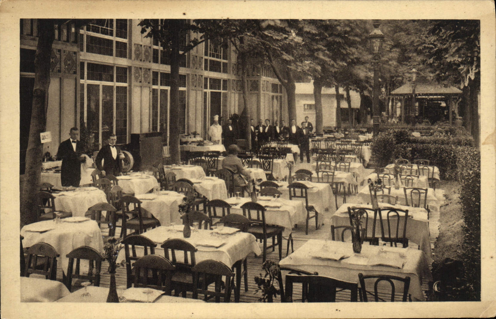 Restaurant du Pavillon de Franche-Comté — Internationale Ausstellung der dekorativen Künste, Paris 1925 — Arch. M. Bouterin