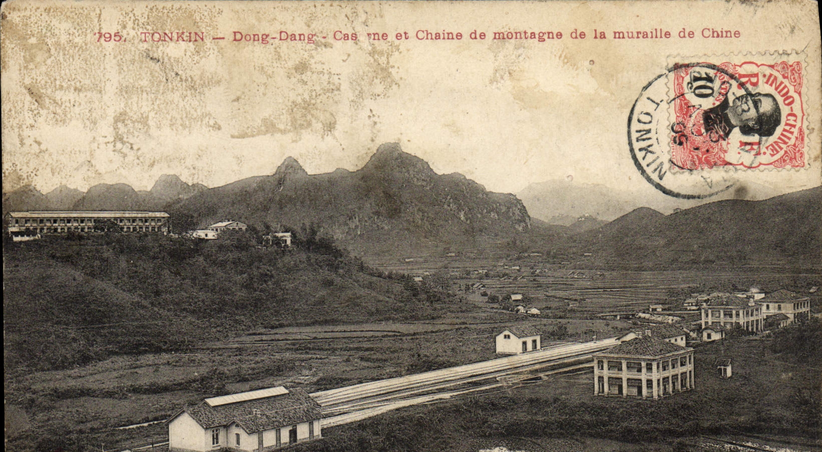 Dong-Dang — Caserne et Chaîne de montagne de la muraille de Chine — Éditeur inconnu, n°795