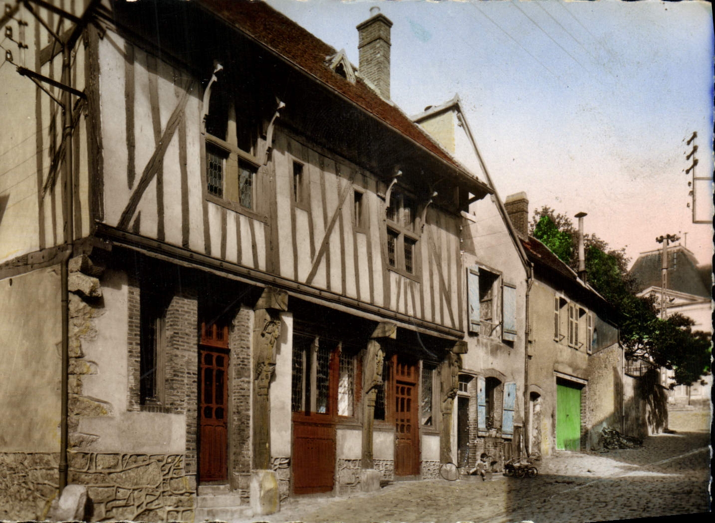 Joigny (Yonne) — Rue Bourg-le-Vicomte, Vieille Maison de Bois dite 'Maison du Vicaire' — Combiér (S.-et-L.)