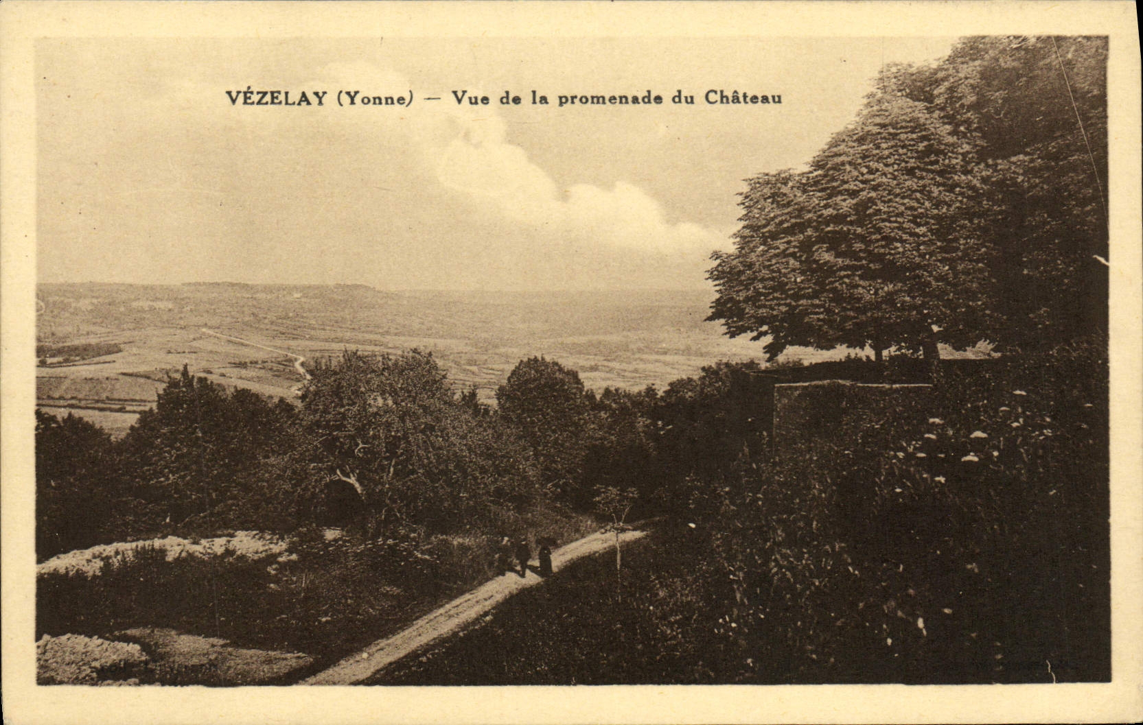 Vézelay (Yonne) — Vue de la promenade du Château
