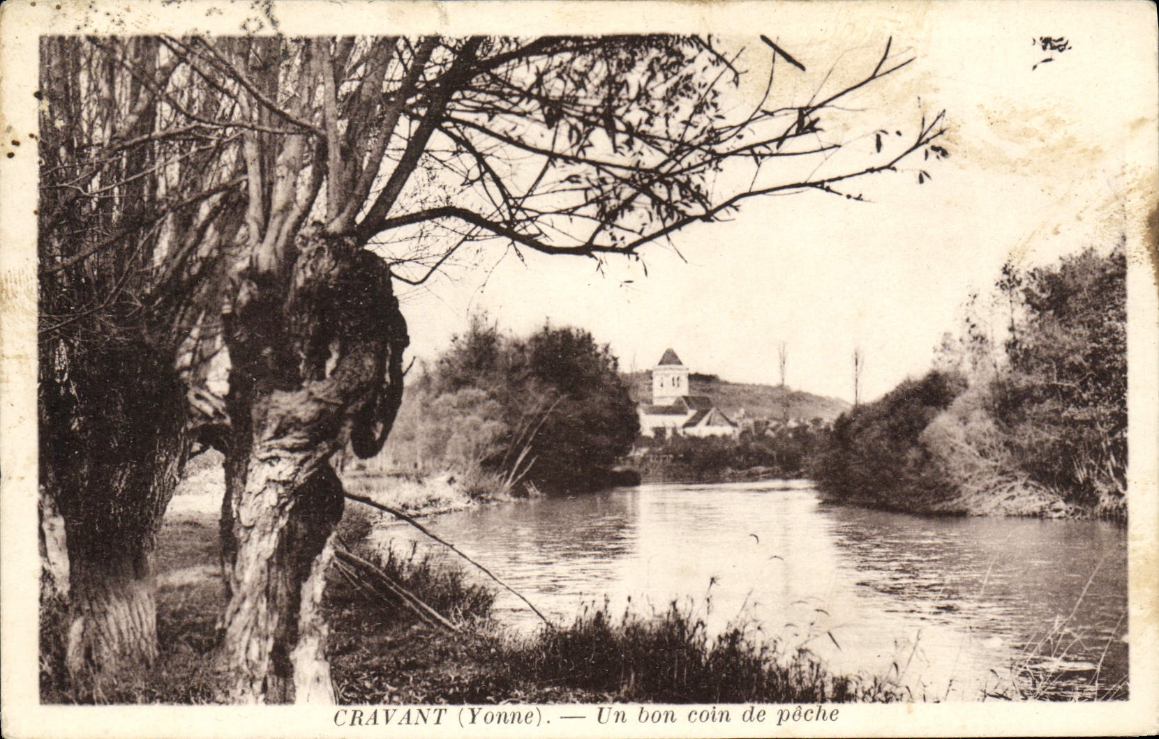 CPA Cravant Un Bon Coin De Peche