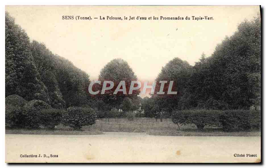 Sens (Yonne) — La Pelouse, le Jet d'eau et les Promenades du Tapis-Vert — Cliché Pissot