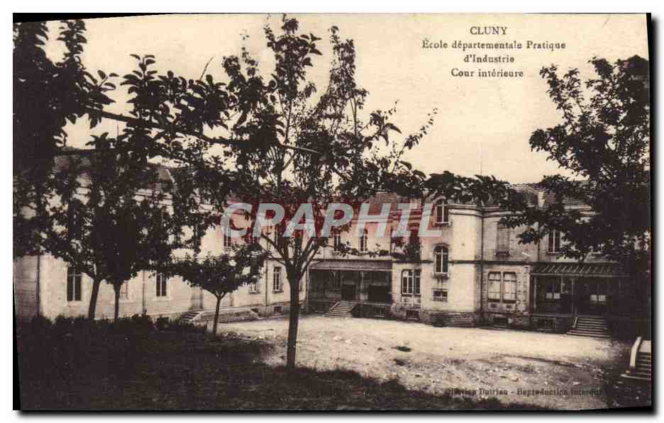 Cluny — École départementale pratique d'Industrie — Cour intérieure — Édition Dultrian