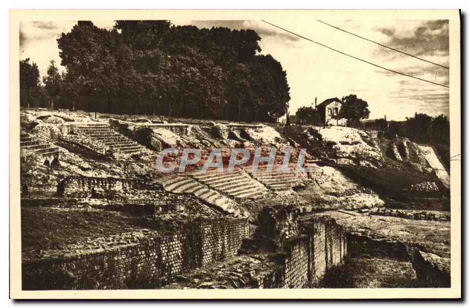 Autun-Antique — Das römische Theater — Héliogravure d'Art P. Coqueunin et C. Truchot