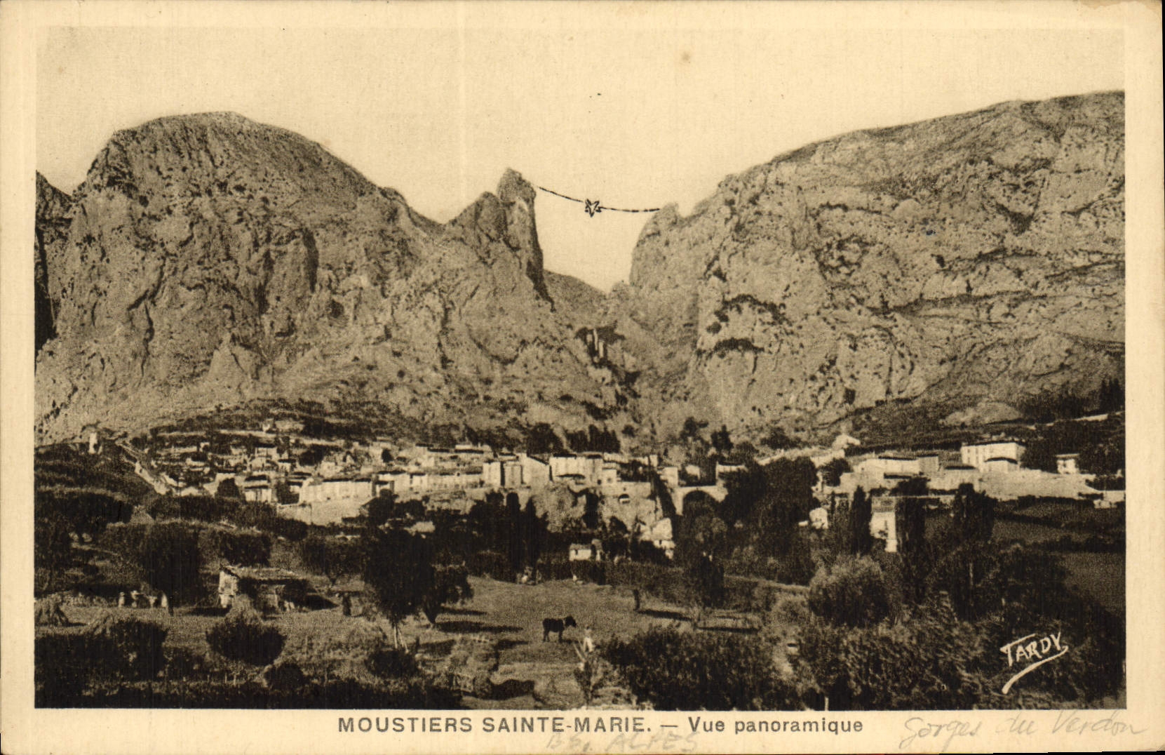Moustiers Sainte-Marie — Vue panoramique — Tardy, Marseille