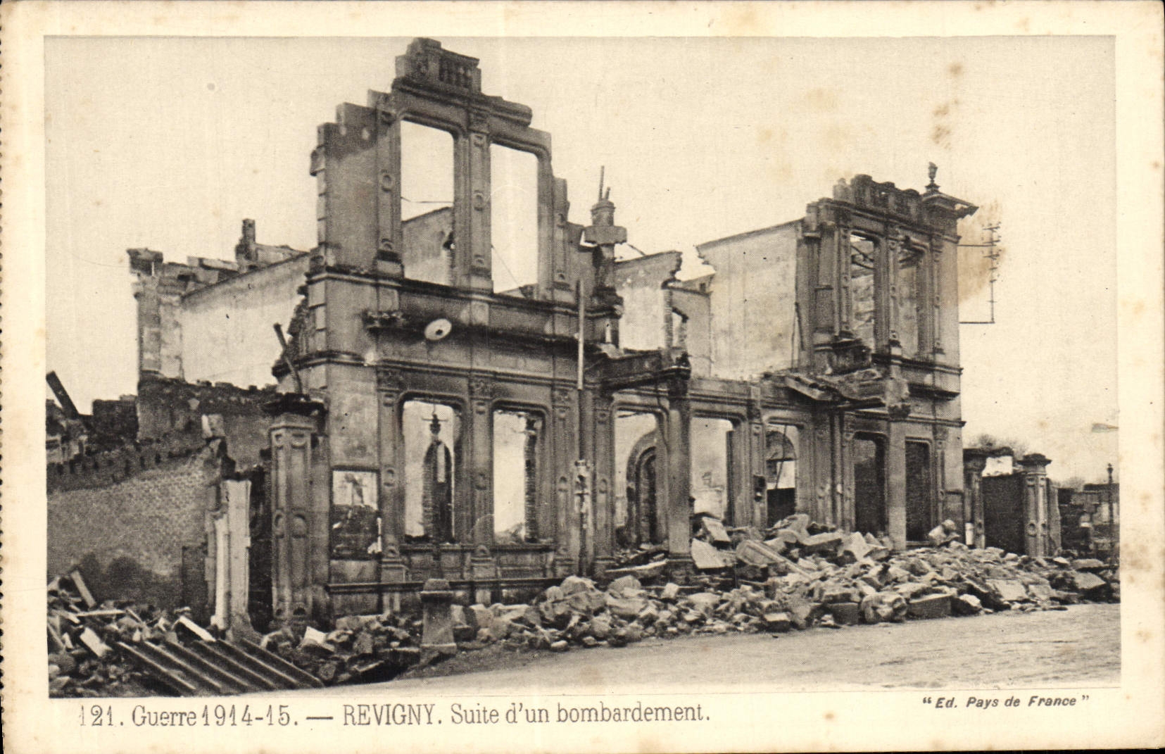 CPA Guerre Revigny Suite D'Un Bombardement Militaria 