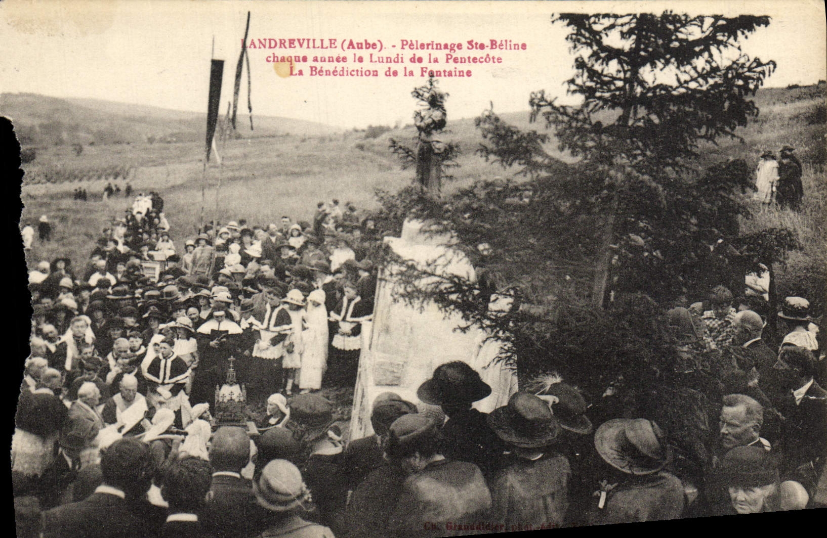 CPA Landreville Pelerinage Ste Beline Chaque Annee Le Lundi De La Pentecote Le benediction de la fontaine