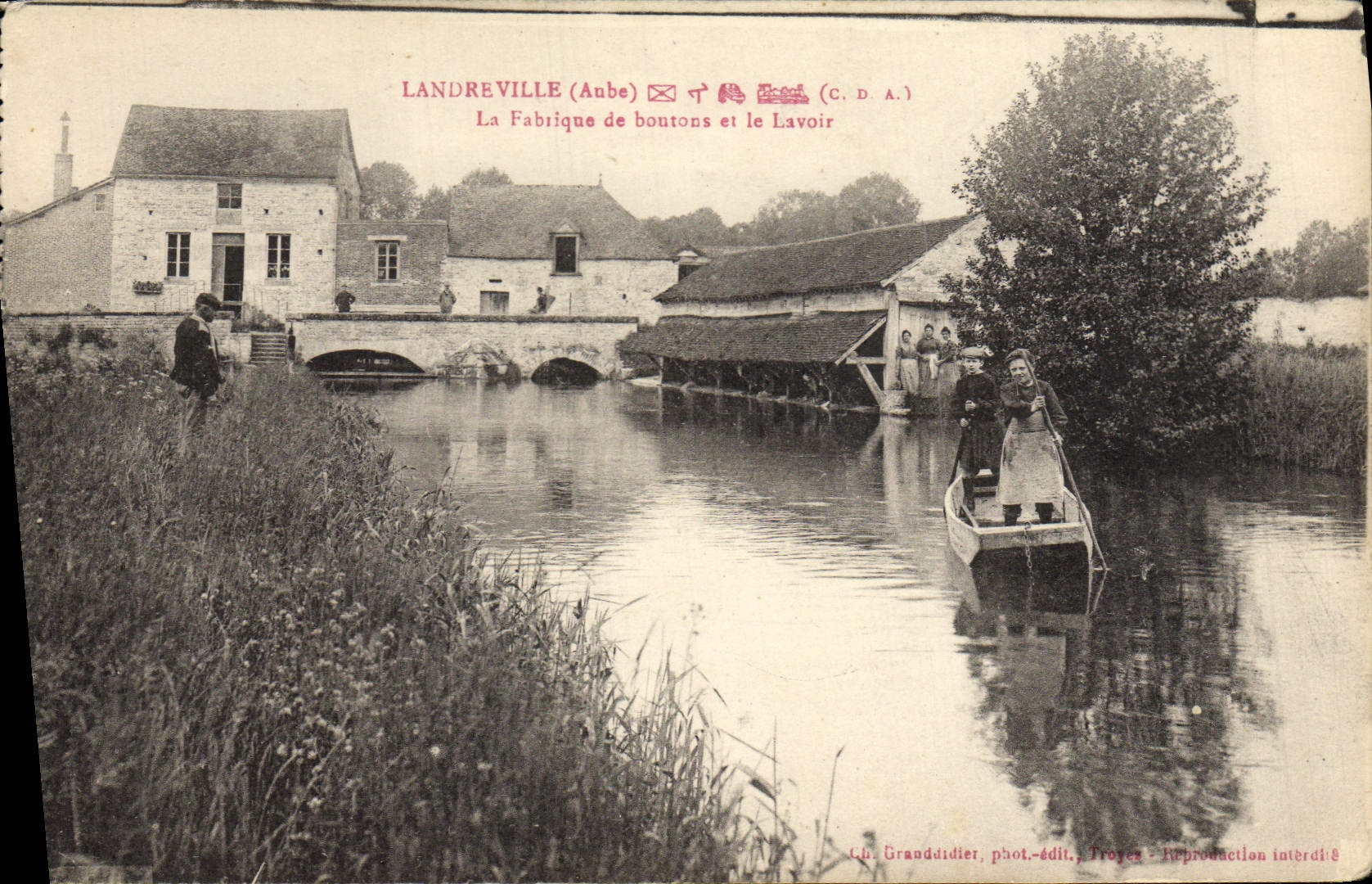 Landreville (Aube) — La Fabrique de boutons et le Lavoir — G.H. Granddidier, phot.-édit., Troyes