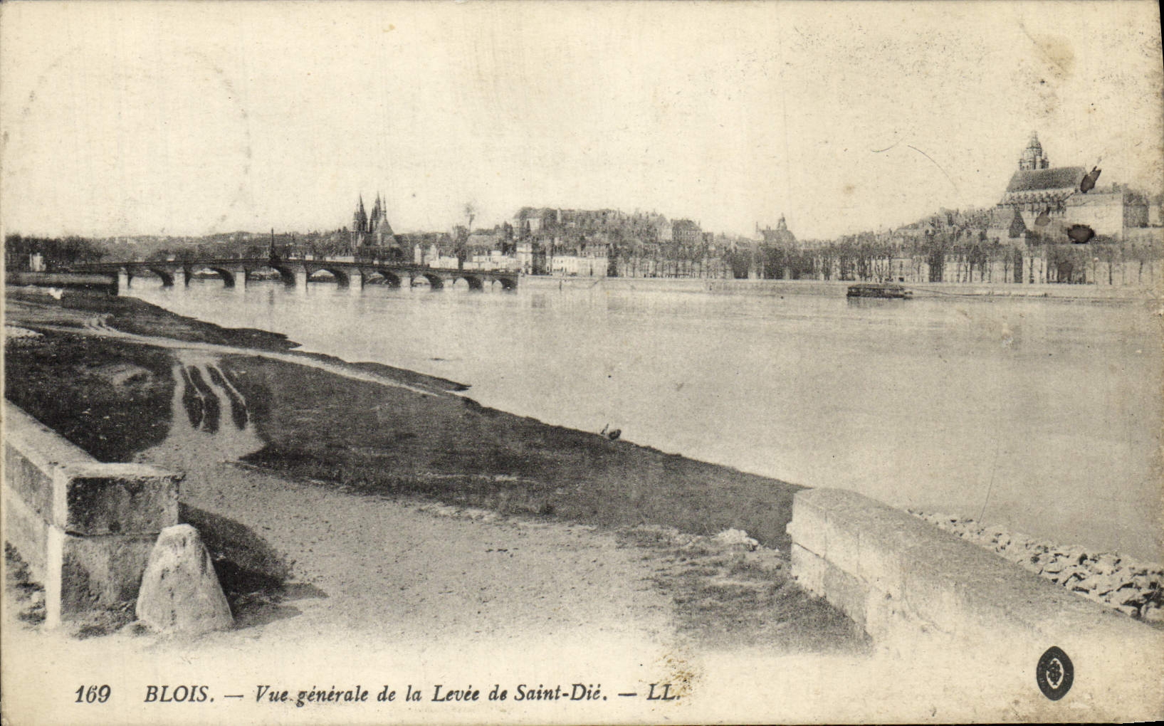 CPA Blois Vue Generale De La Levee De Saint Die