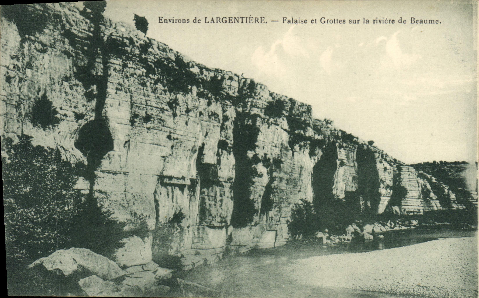 CPA Environs De Largentiere Falaise Et Grottes Sur La Riviere De Beaume