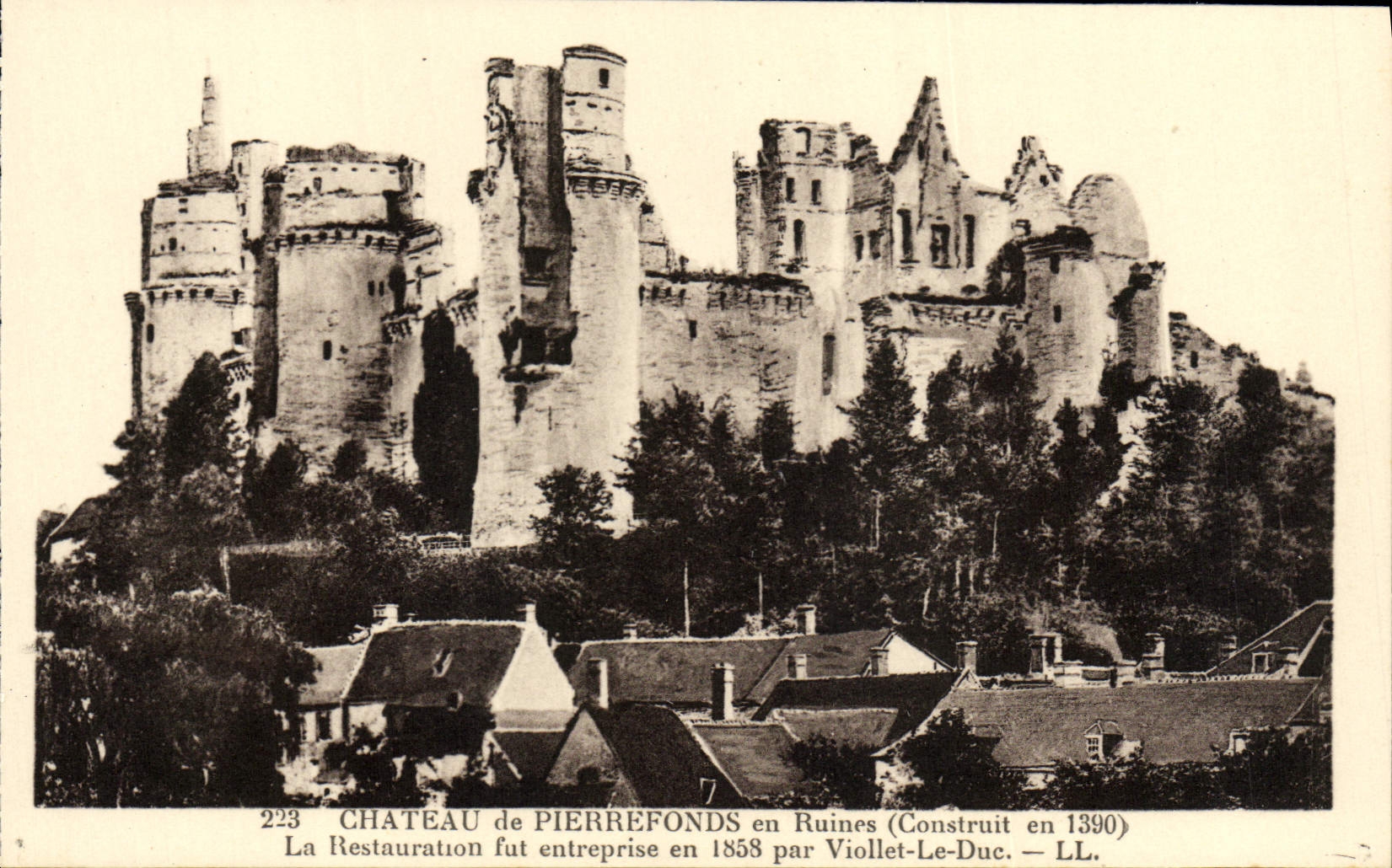 Château de Pierrefonds — Restauration en 1858 par Viollet-le-Duc — éditeur LL.