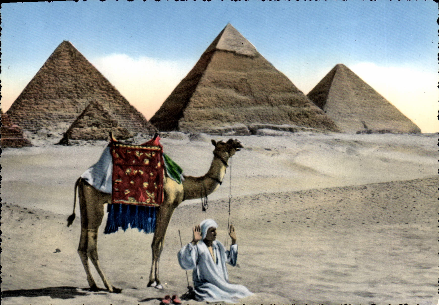 Prayer near the Pyramids of Giza — K. Lamberti & Landrock — n° 25