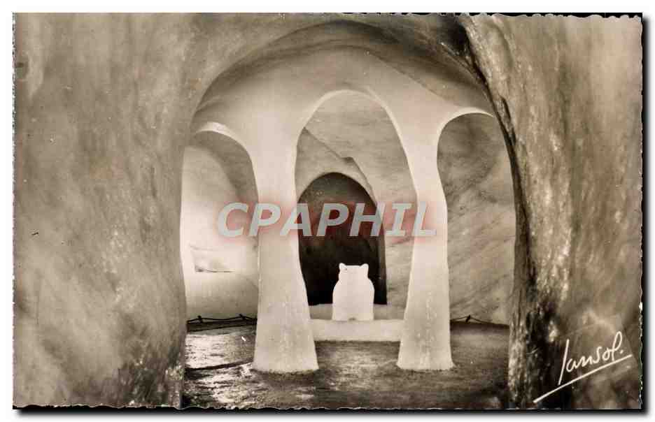 CPM Chamonix Le Montenvers La grotte de la mer de galce L'ours gardien de la grotte