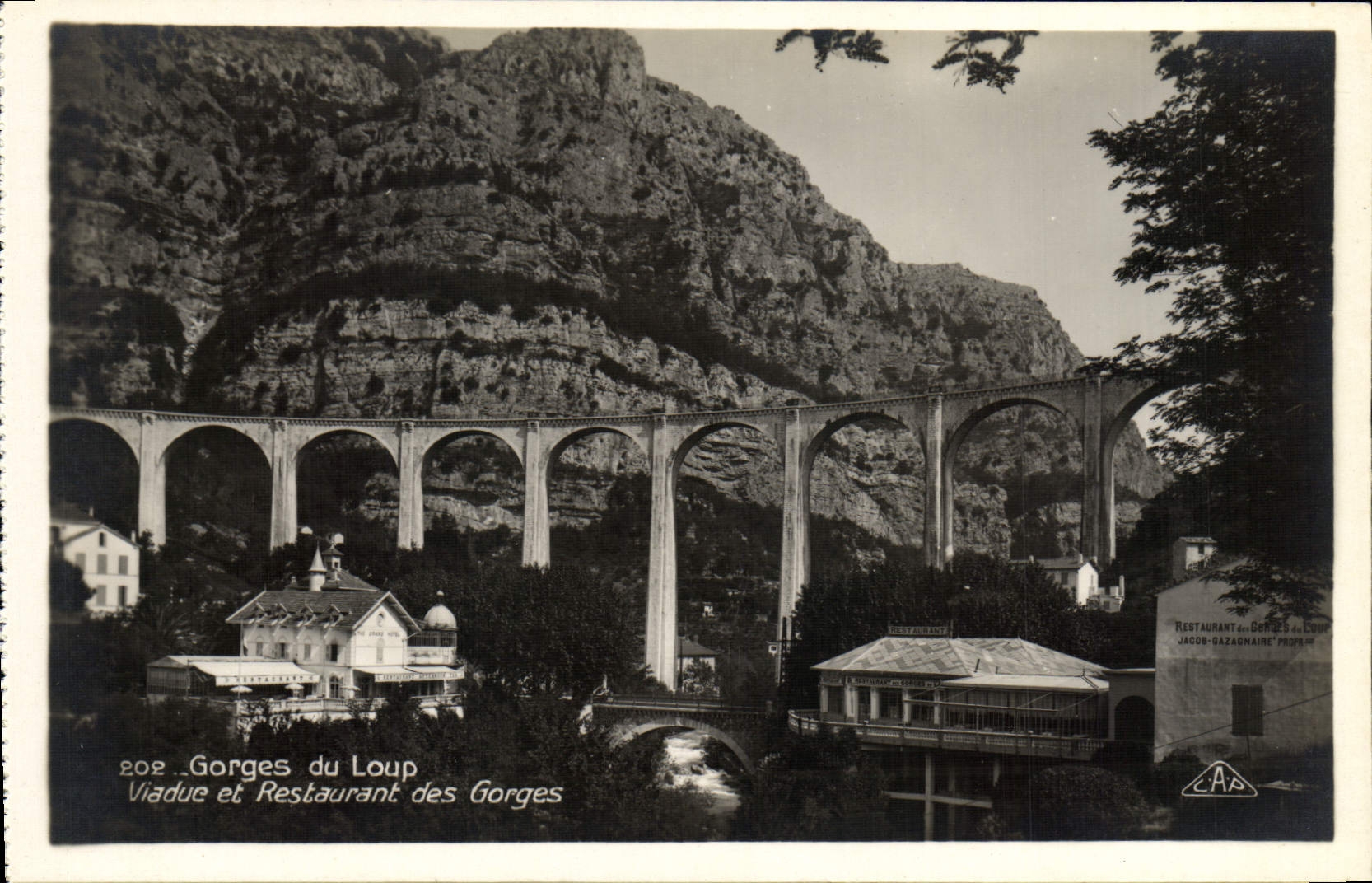 CPA Gorges Du Loup Viaduc et restaurant des Gorges